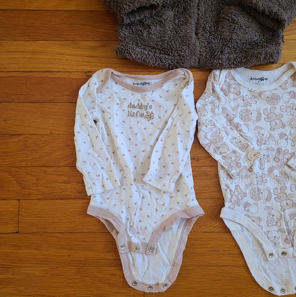 Baby onesie and  cozy jacket - Picture 13 of 15
